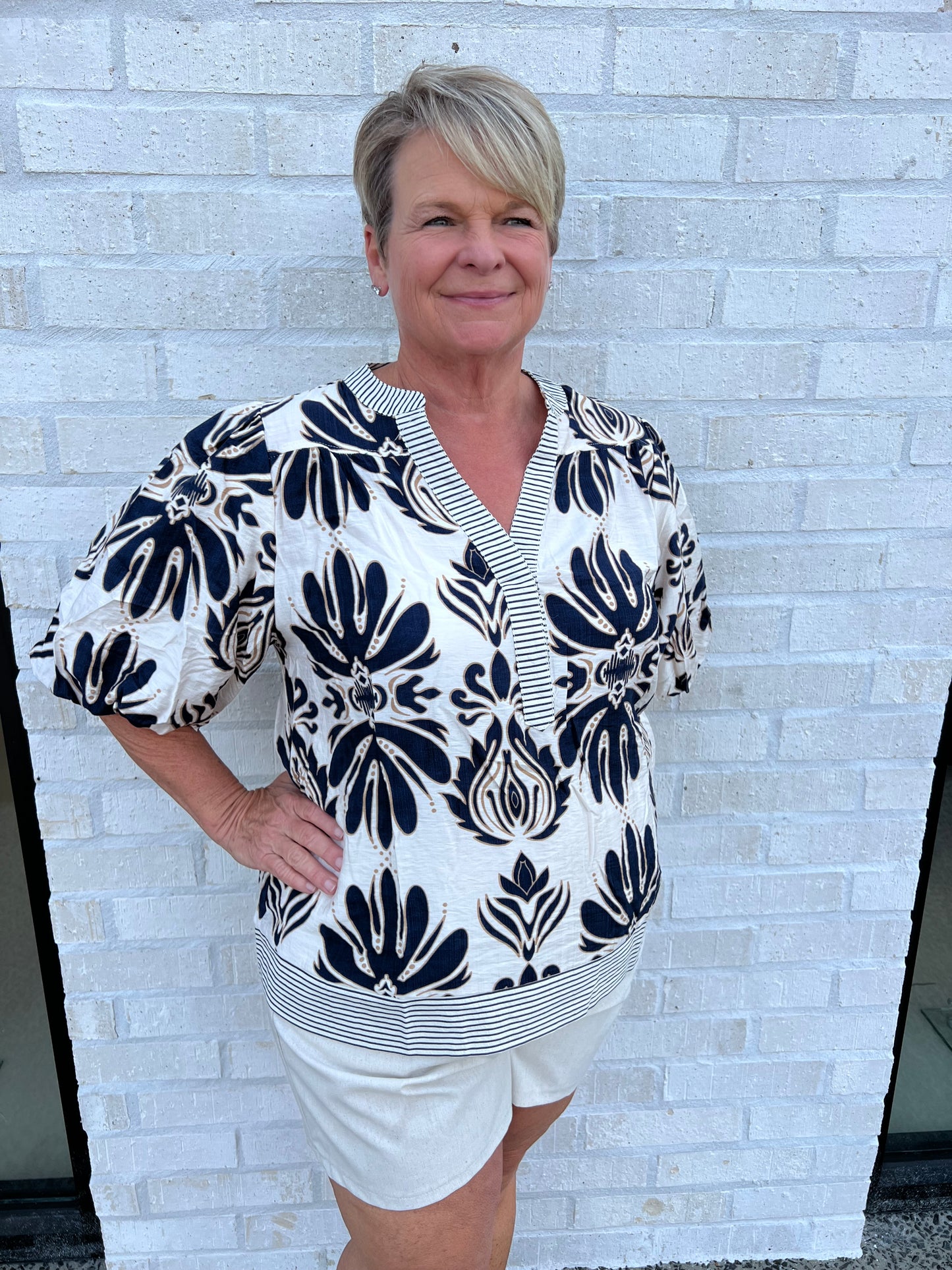 Curvy Bubble Sleeve Woven Top/Navy